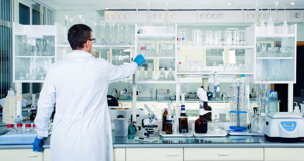 Life Science Application | Medical Monitoring | Critical Monitoring | Laboratory with Doctor