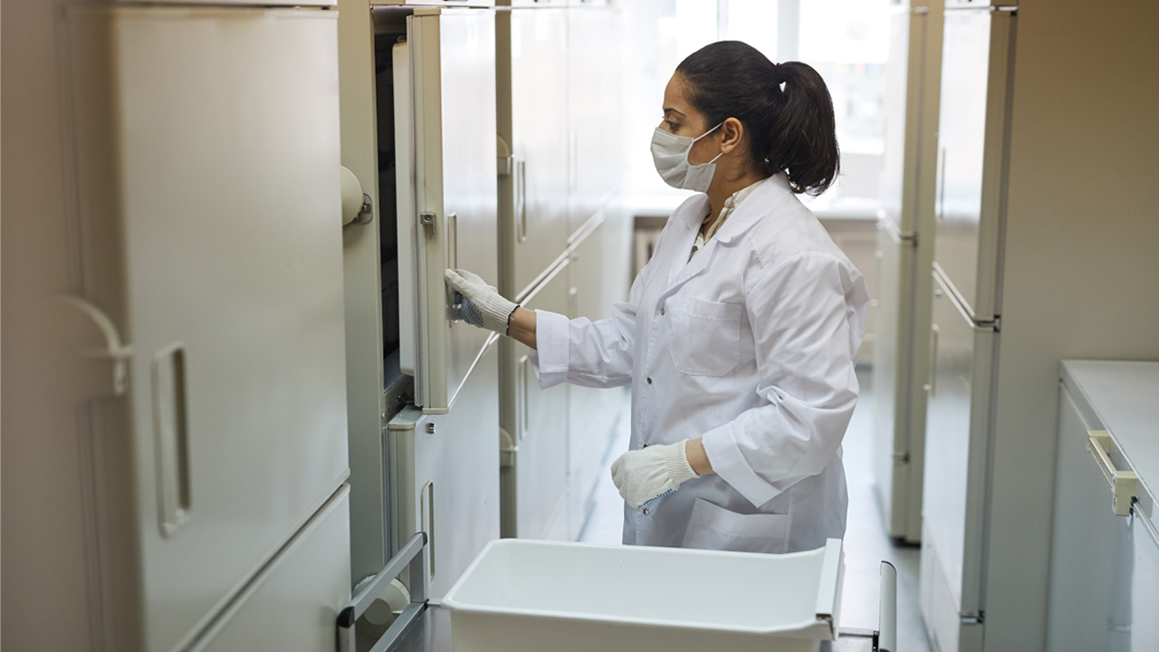 Life Science Use Cases | Doctor opening medical fridge | Clinical Environments